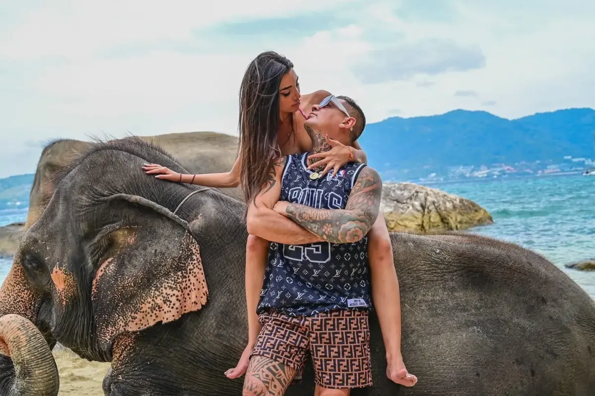 Take Photo Elephant on the Beach  — photo 9